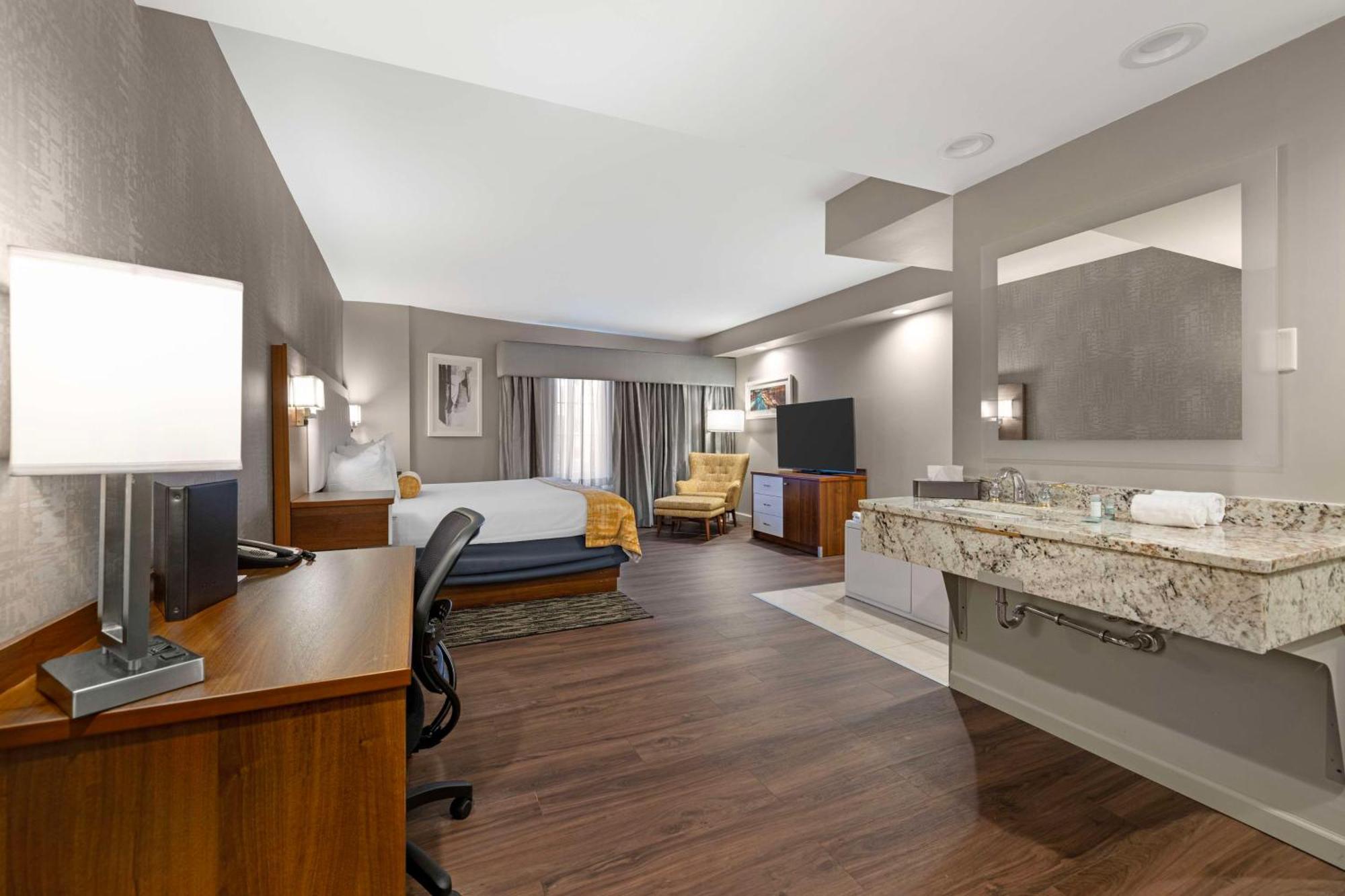 Best Western On The Avenue Buffalo Eksteriør billede